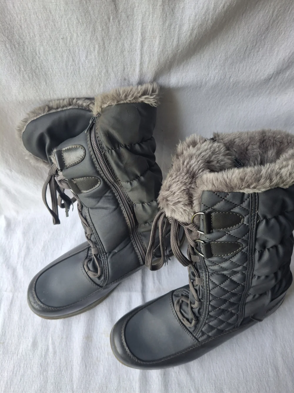 Women’s Gray Faux-Fur Winter Lace-Up Boots